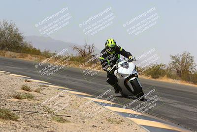 media/Mar-28-2022-Superbike Trackdays (Mon) [[b8603d0f67]]/Open Track Time/Turn 3 Inside/